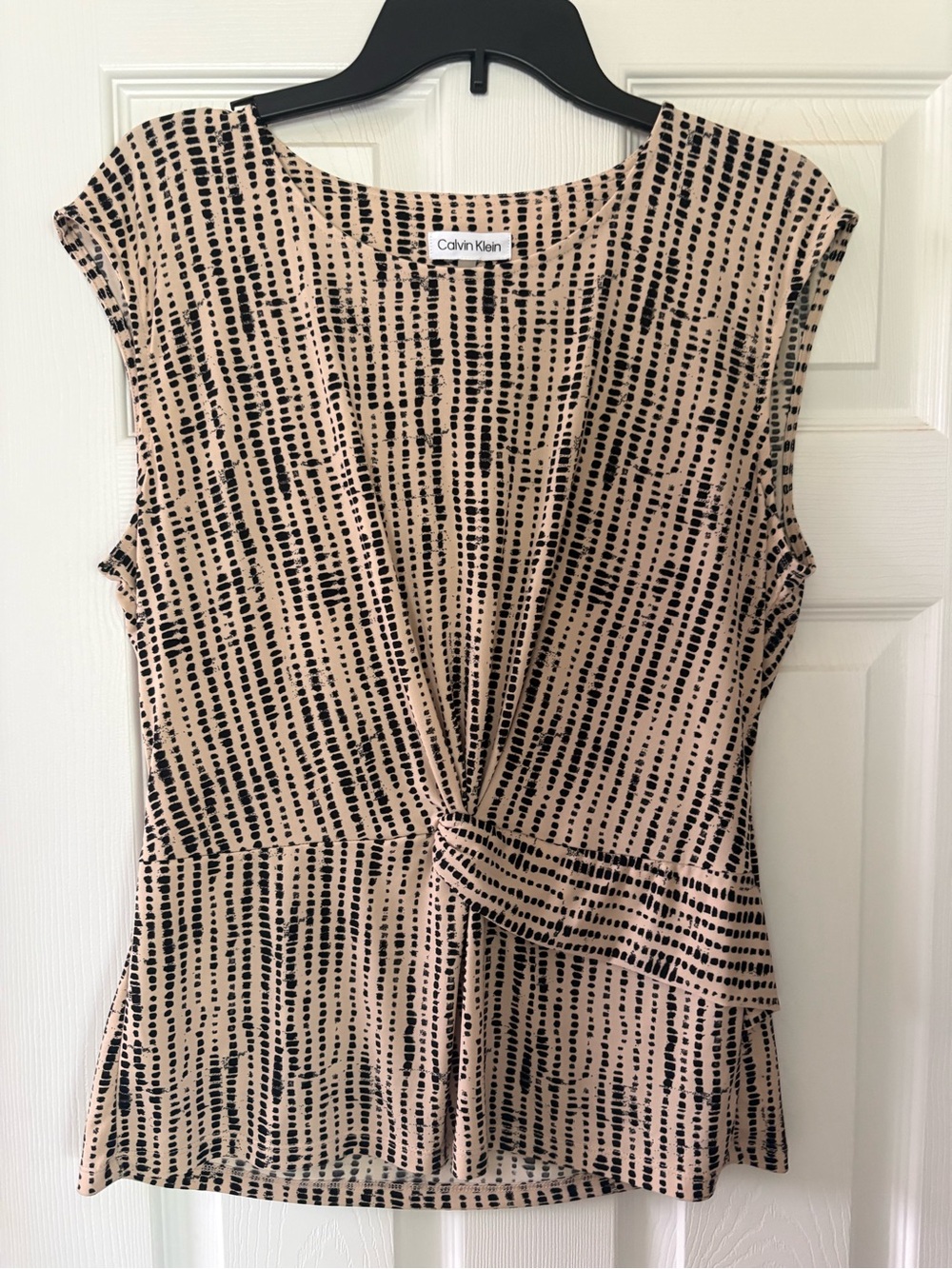 Calvin Klein Beige and Black Patterned Twist-Front Cap Sleeve Top